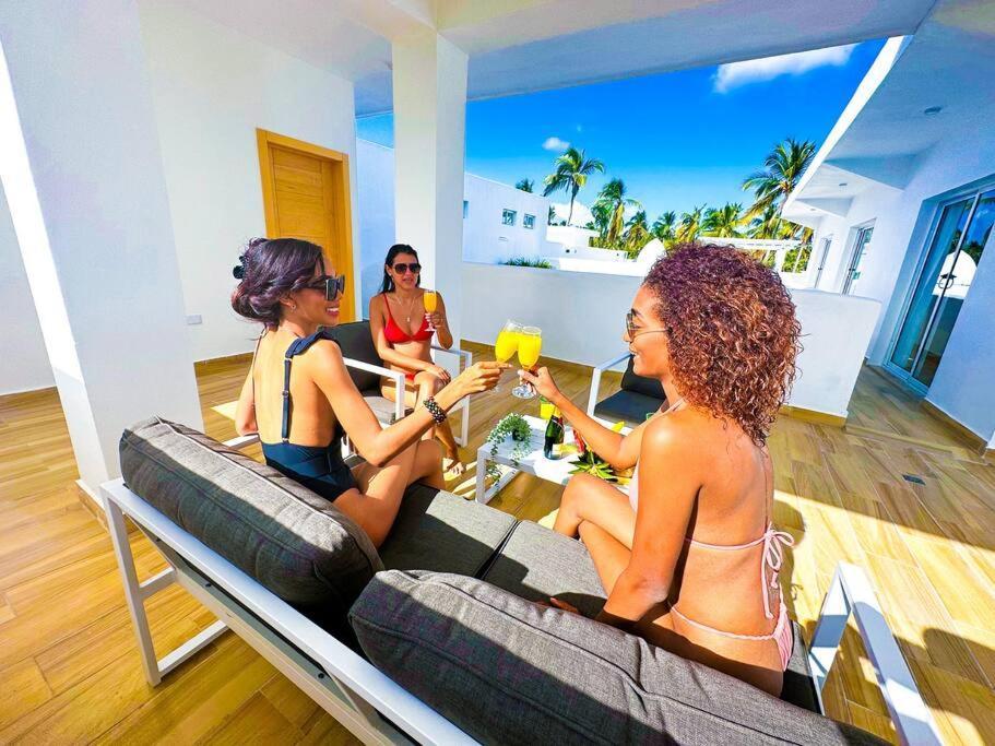 Beach Jade With Private Pool, Jacuzzi & Maid *