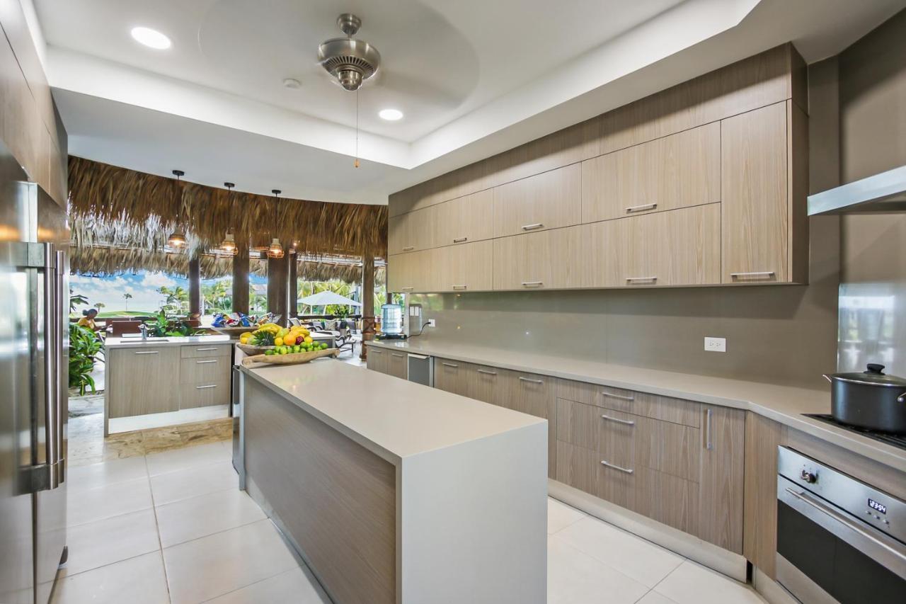 Ocean View Villa: Cap Cana Luxury Retreat