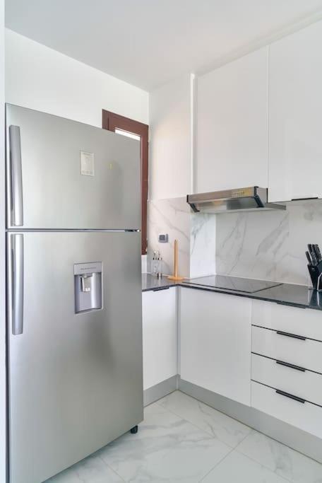 Luxury 1 Bedroom Infinity Pool Apartment *
