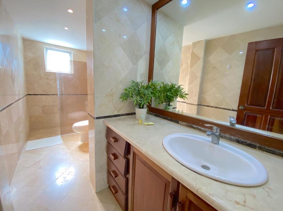 Blue Ocean Beachfront Villas & - Wifi, Pool, Bbq, Playa Corales Apartment