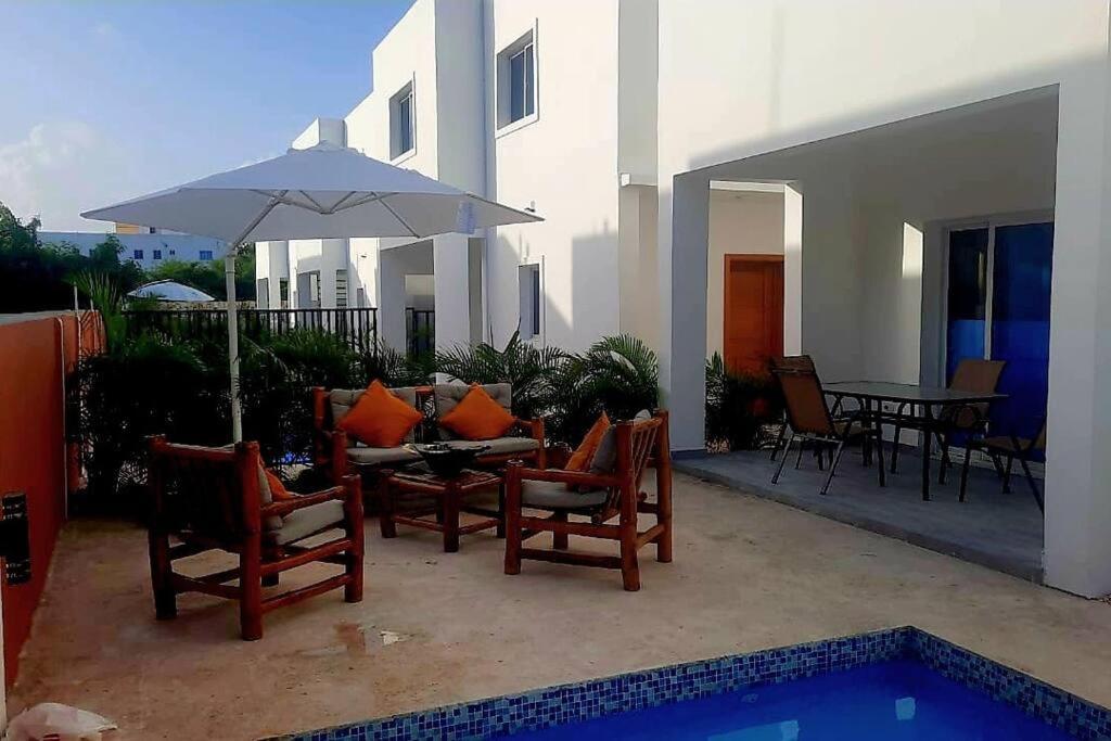 Yakimel Airbnb Villa *