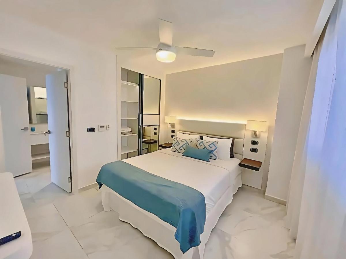 Ph In Cana Rock Star With Golf View And Pool Apartment