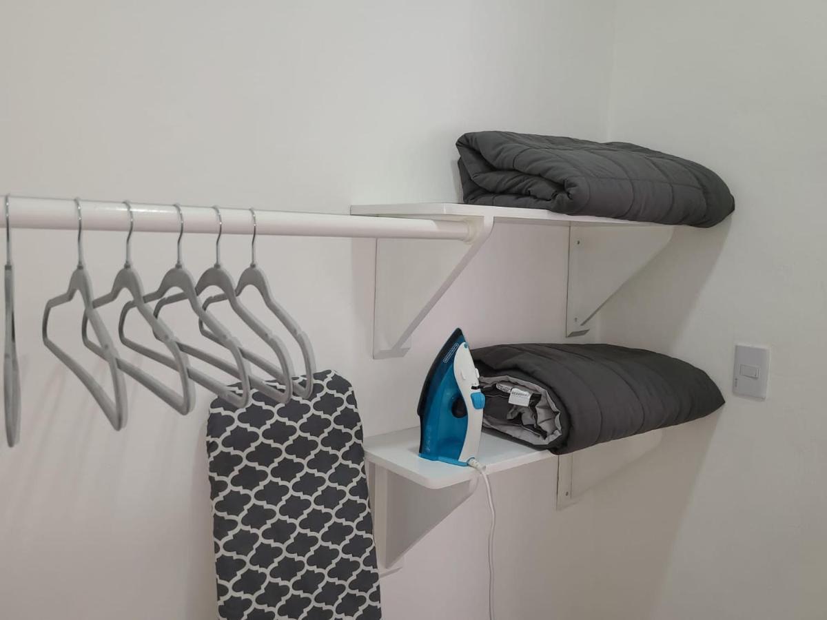 Apartment Cozy 2 Bedroom 7 Minutes Walk To Beach. *