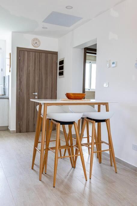 One Bedroom Condo- Apartamento