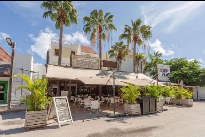 Cozy 2 Bedroom 7 Minutes Walk To Beach. Apartment *