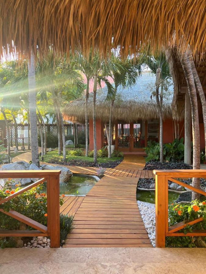 Hotel Sunset World Suites 4*