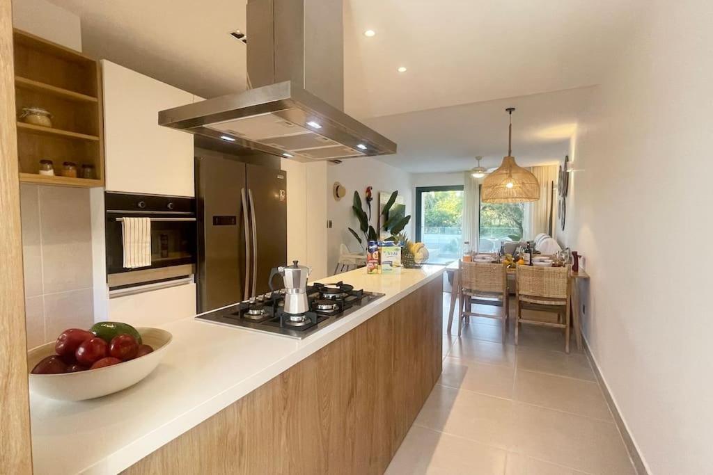 Tropical Deluxe 2 Bedroom Unit With Jacuzzi Apartment *