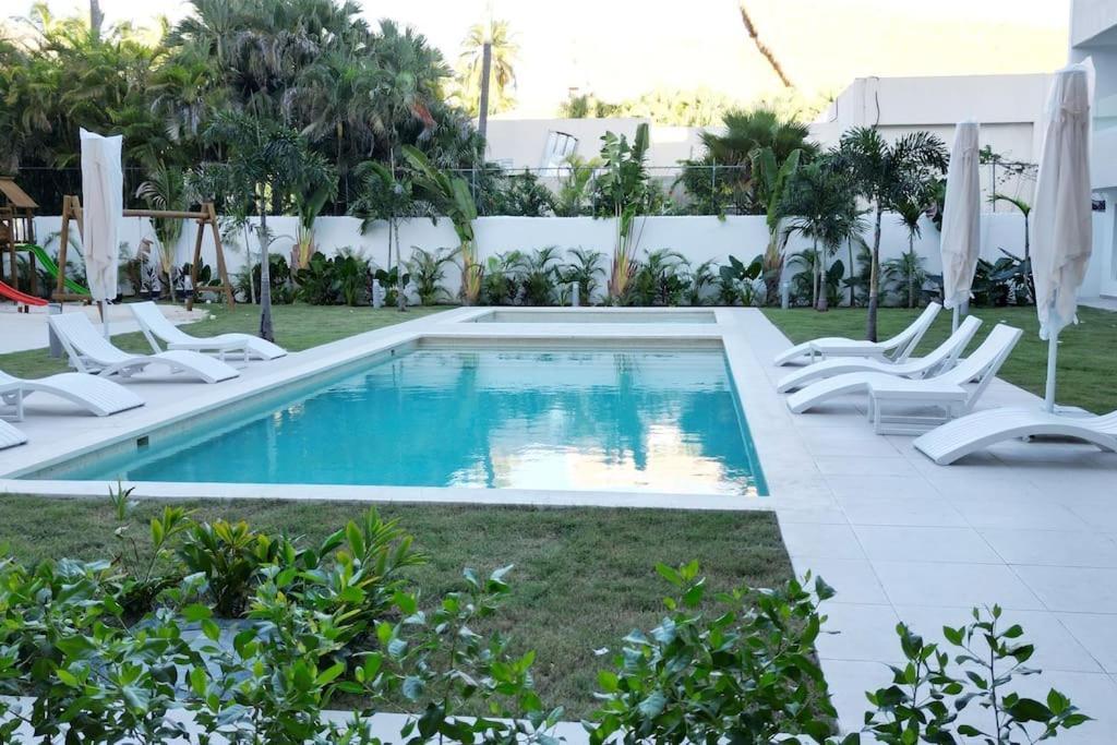 Tropical Deluxe 2 Bedroom Unit With Jacuzzi Apartment *