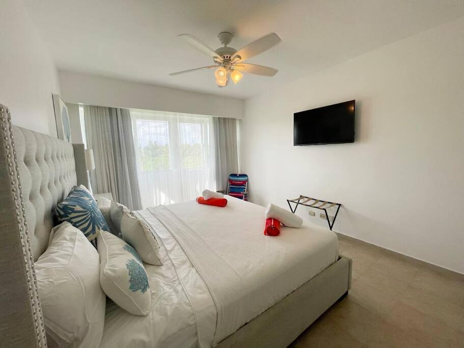 Apartment Charming 2 Bedroom With Pool