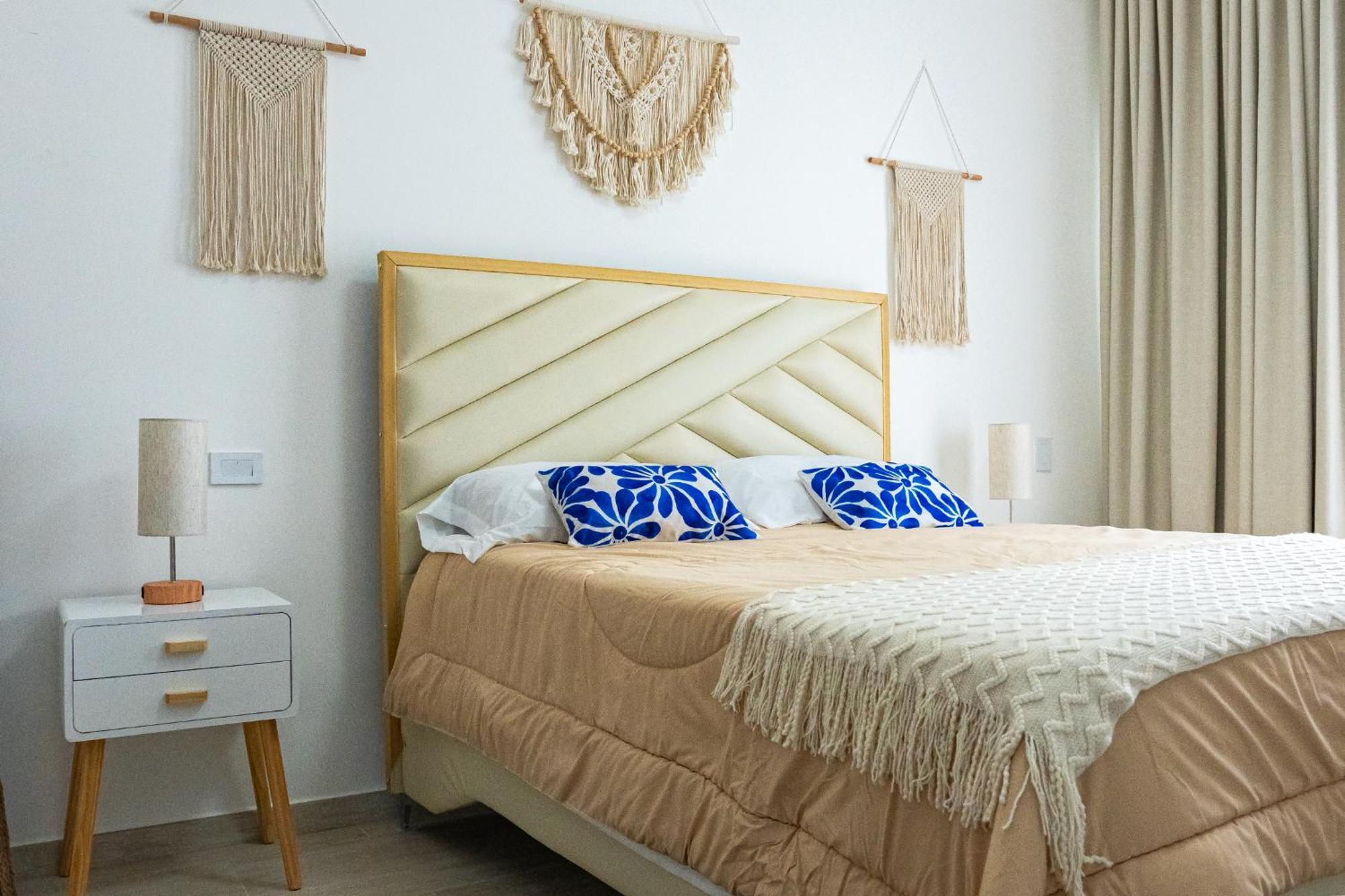 Apartamento One Bedroom Condo-