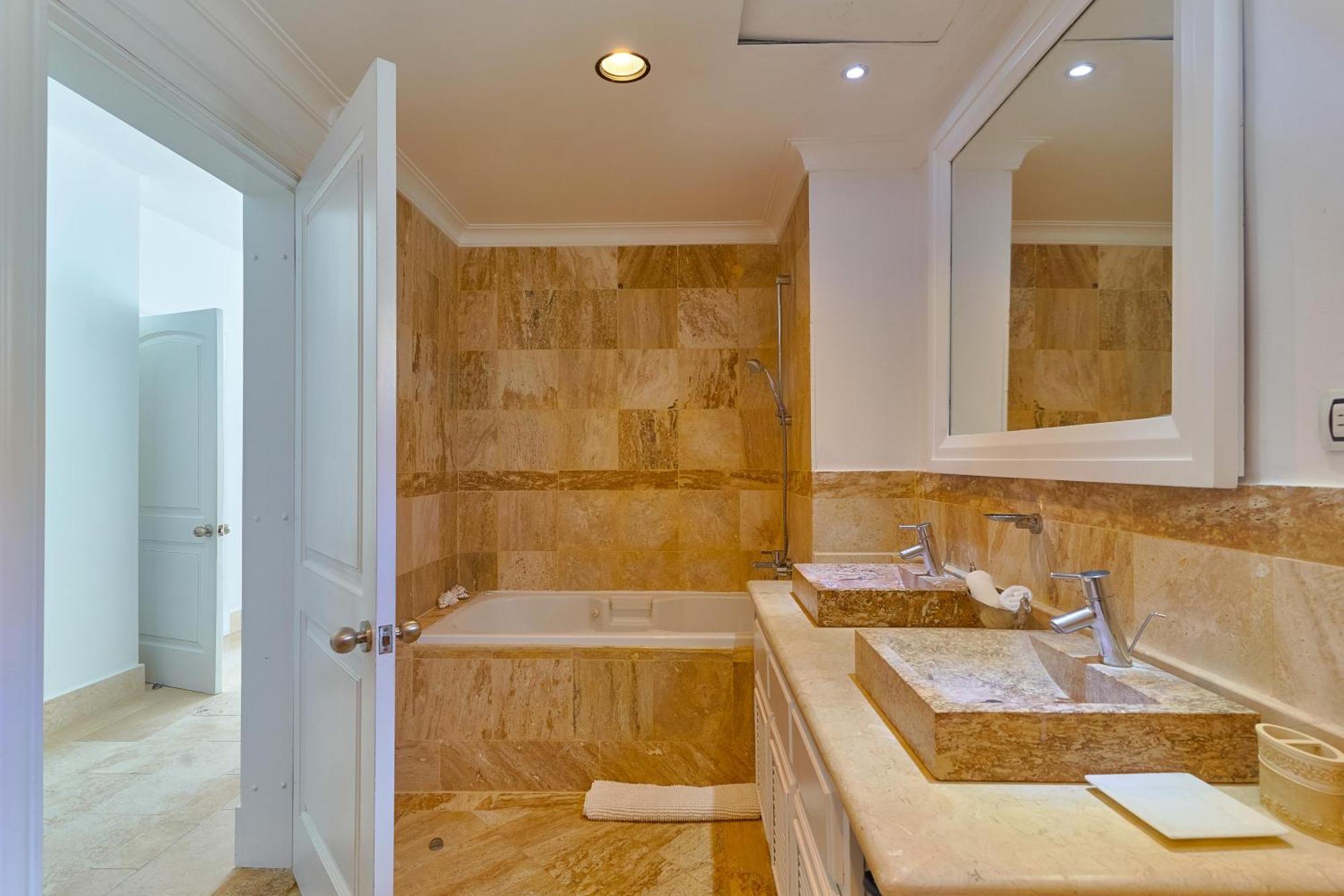 Stunning Beachfront Pent-house At Cap Cana, *