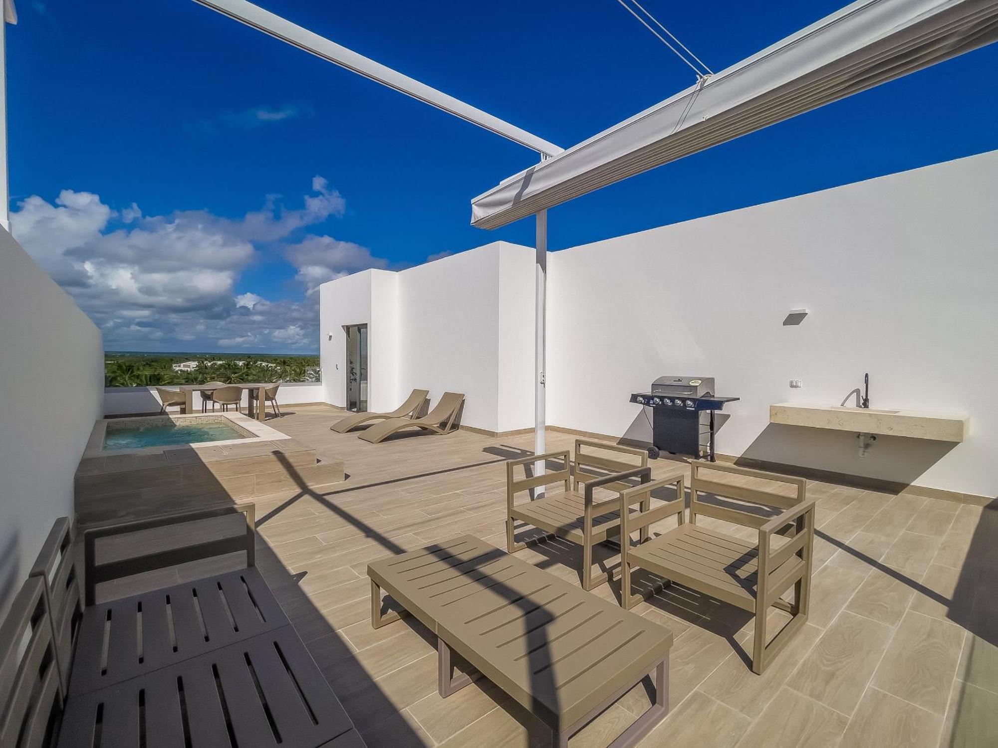 Private Picuzzi In New Penthouse Corales, 404 *