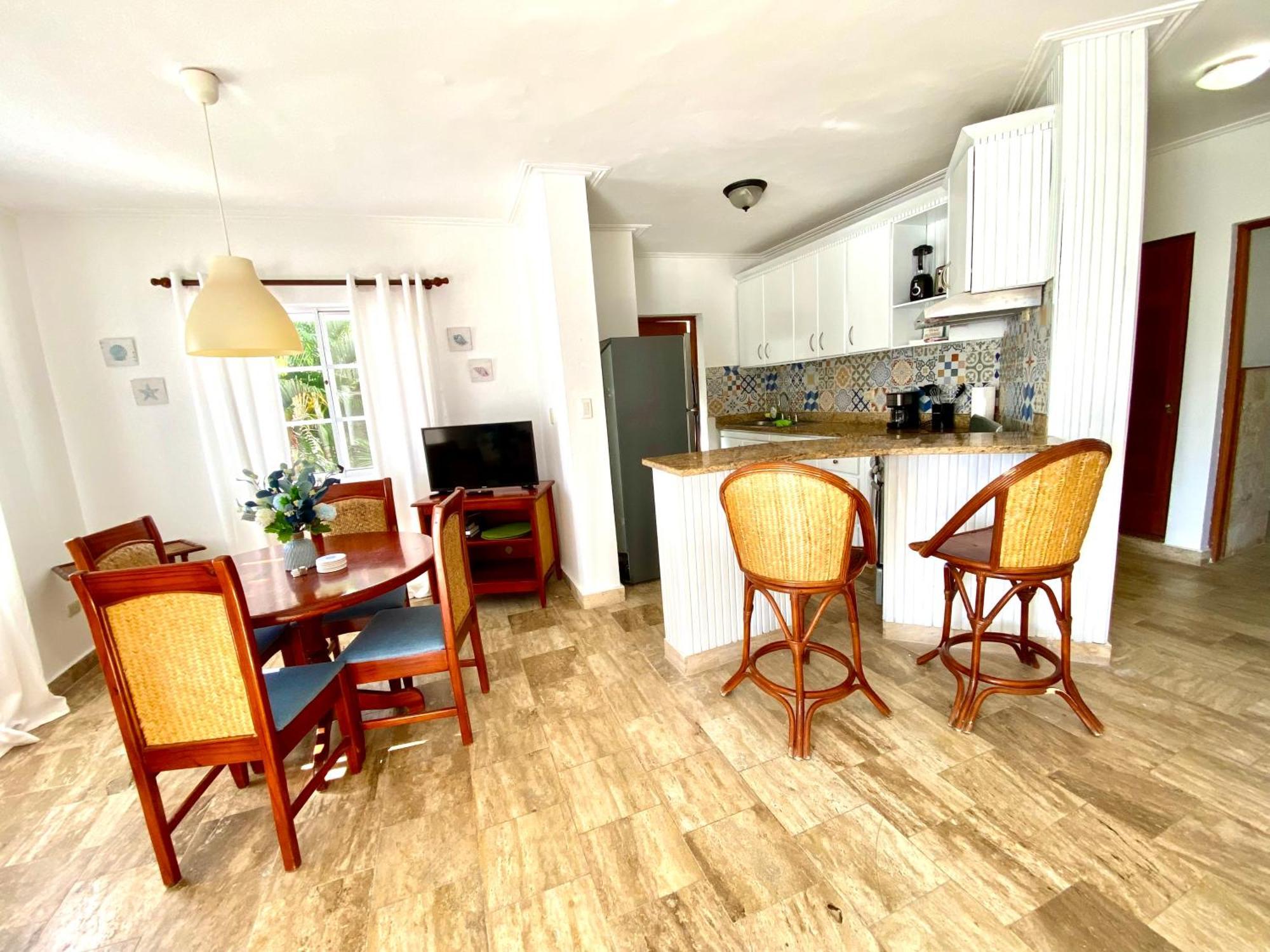And Pool Life Apartment *