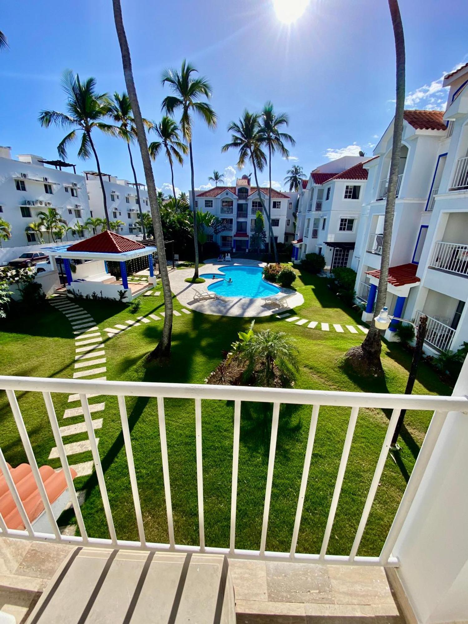 And Pool Life Apartment
