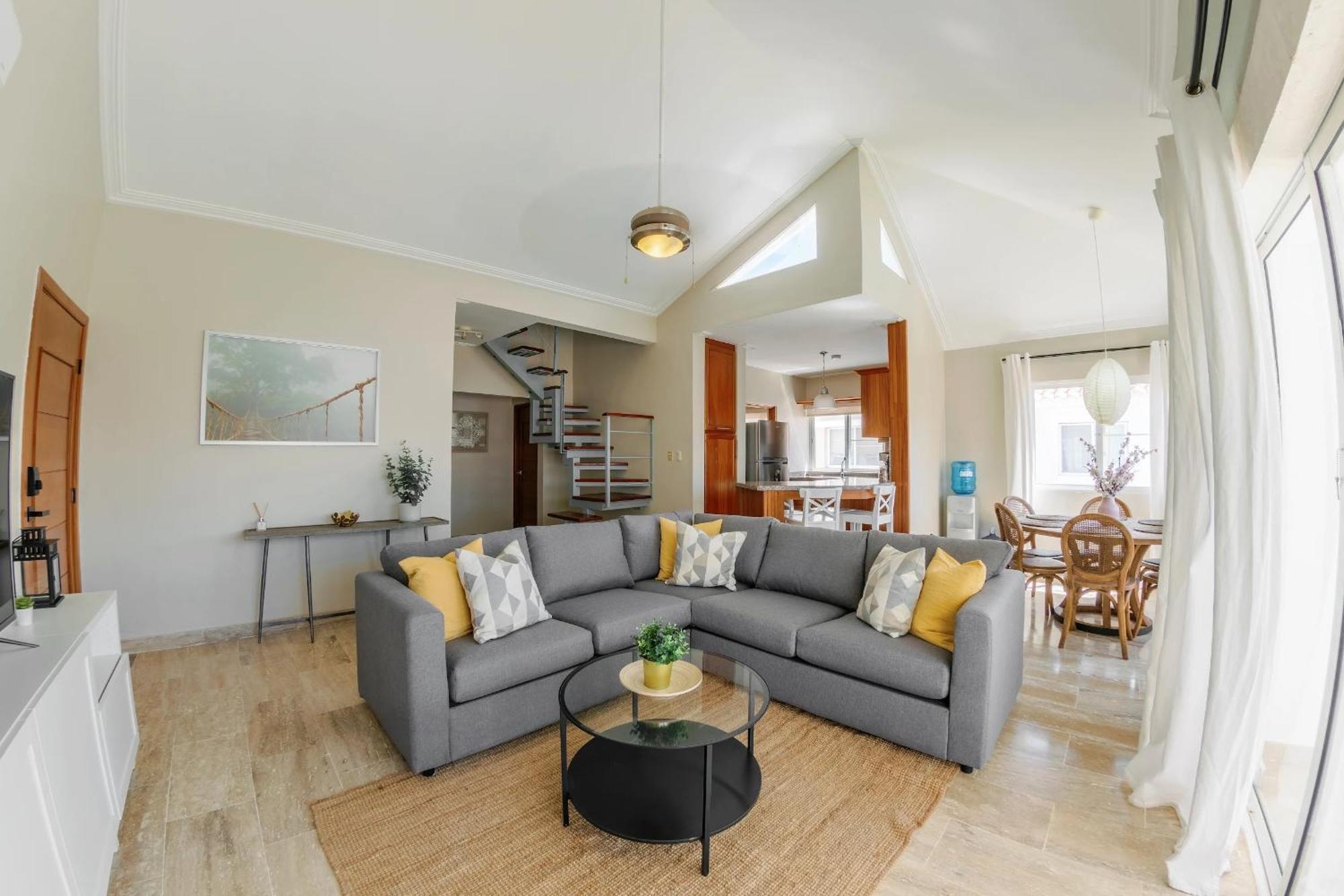 Corte Sea A302, Luxury Penthouse Apartment *