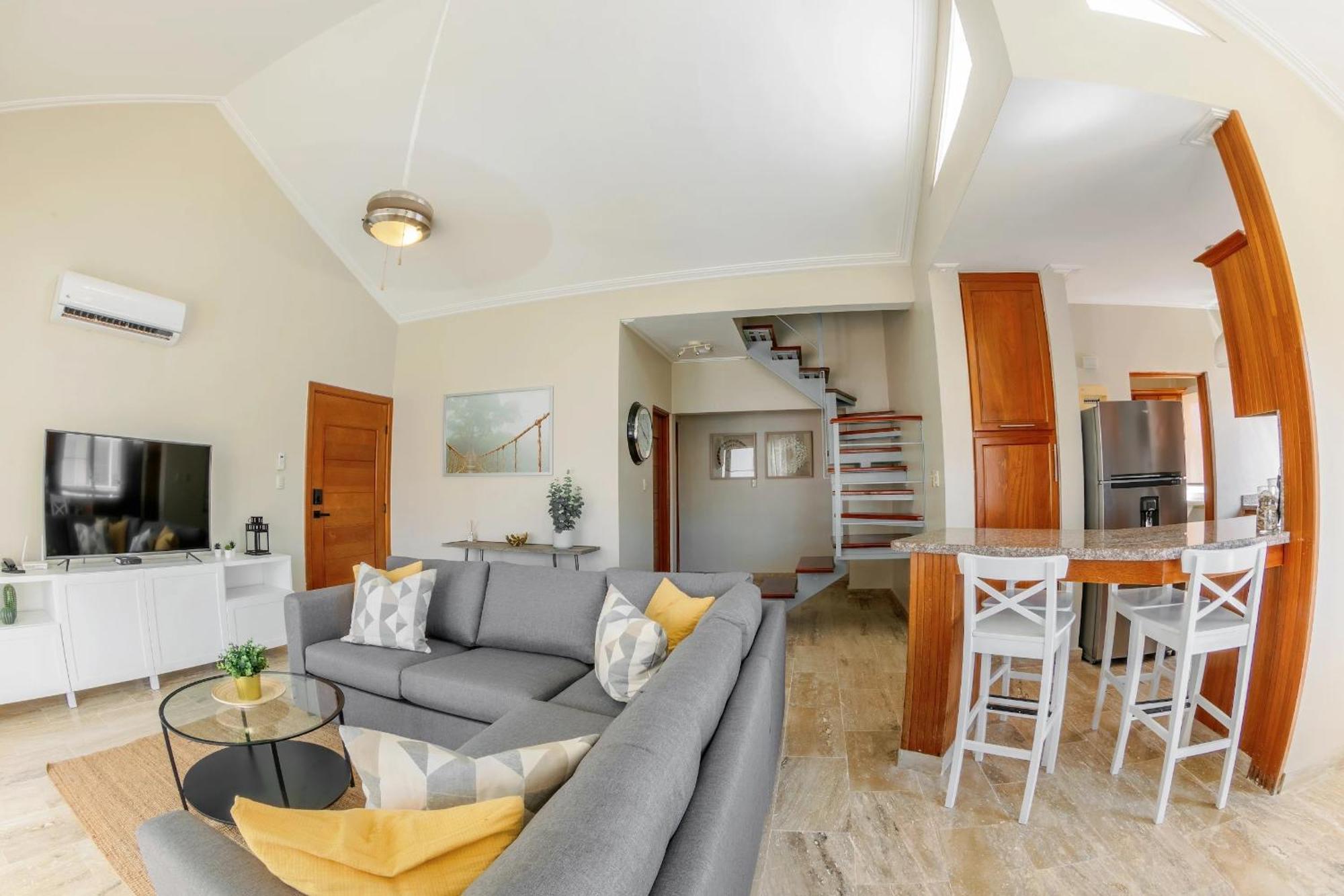 Corte Sea A302, Luxury Penthouse Apartment *
