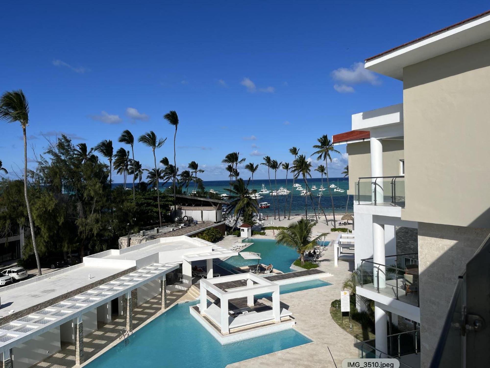 Apartment Amazing 3 Bedroom With Ocean Views *