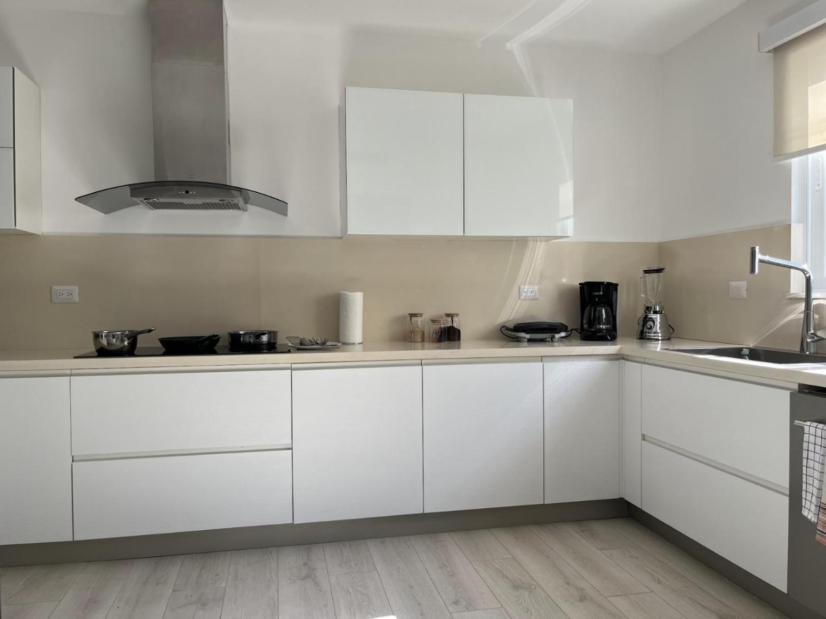 Amazing 3 Bedroom With Ocean Views *