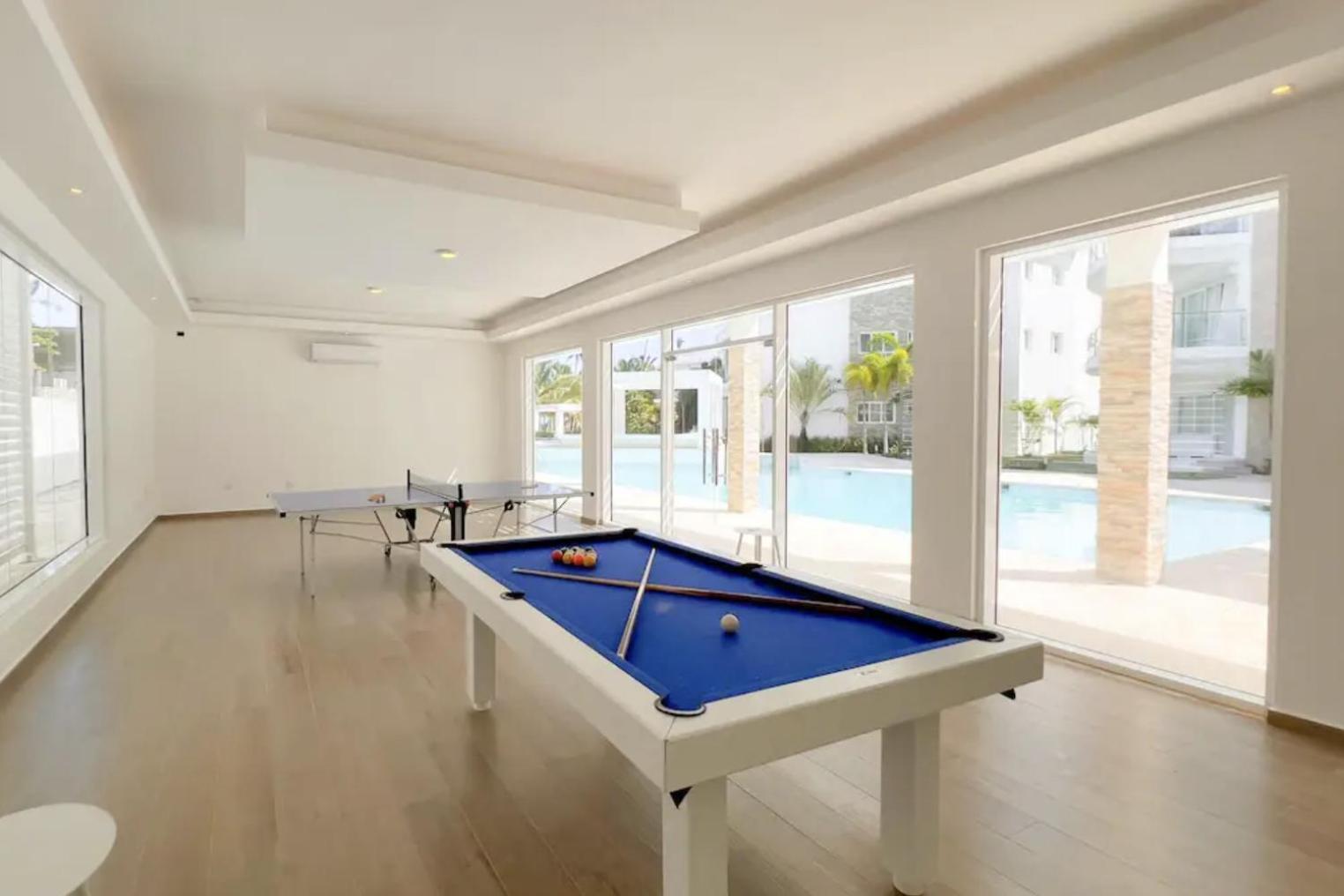 Amazing 3 Bedroom With Ocean Views *