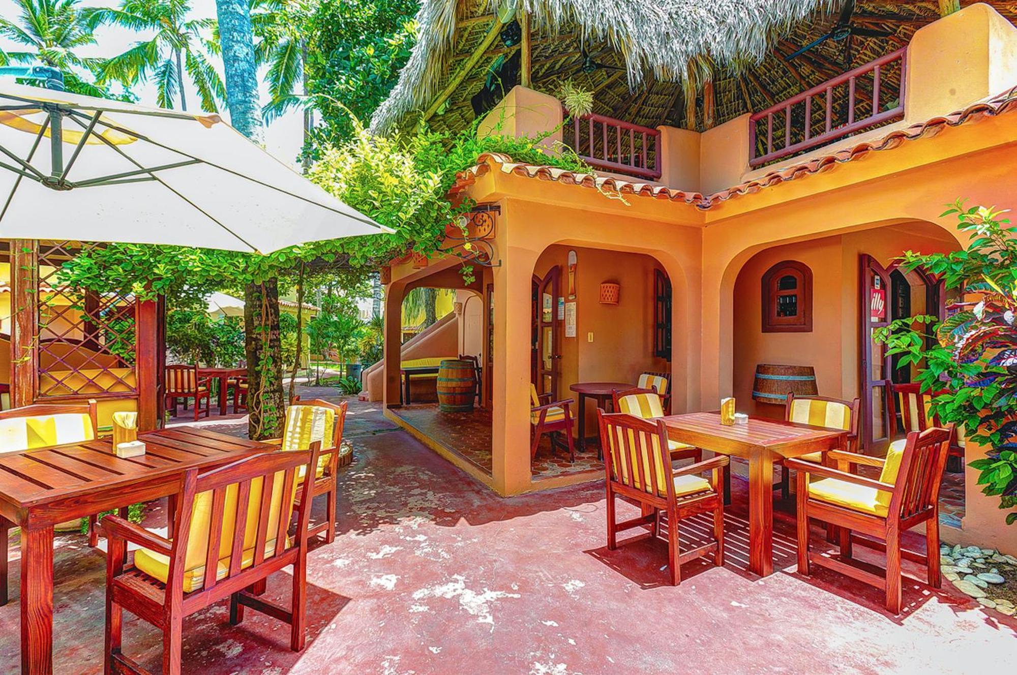 Aventura Village Corales And