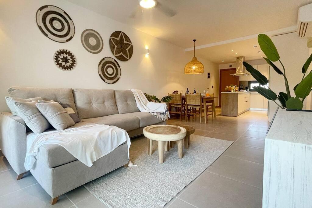 Tropical Deluxe 2 Bedroom Unit With Jacuzzi Apartment