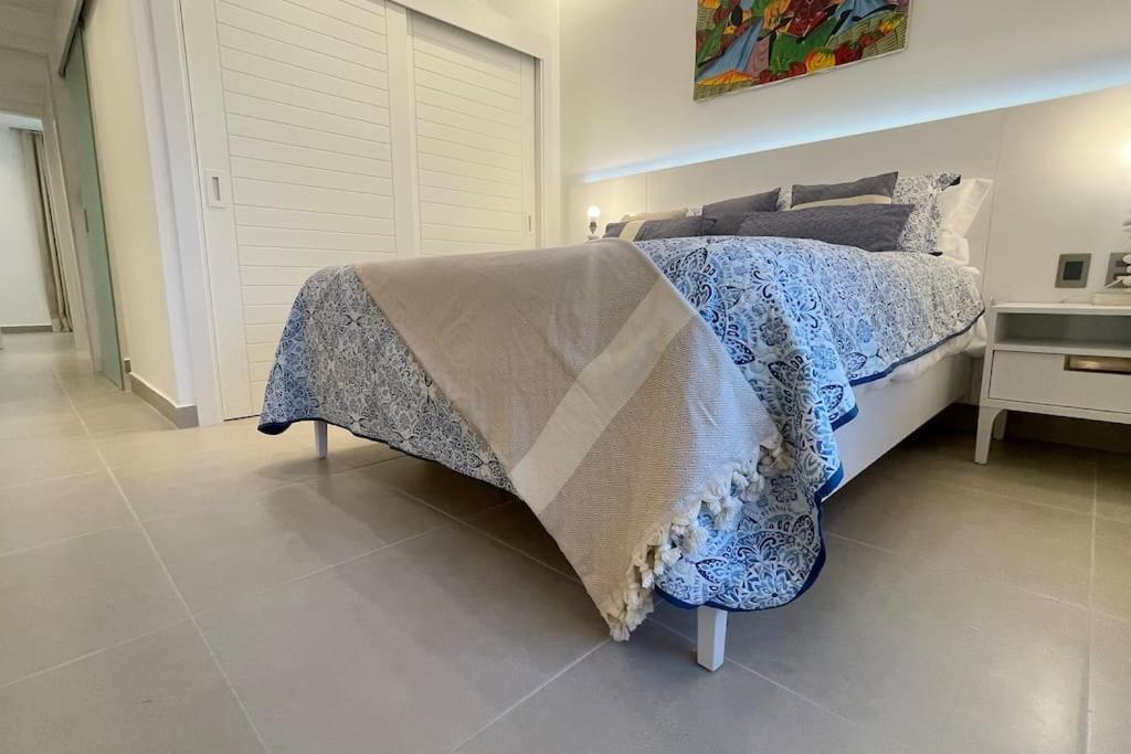 Tropical Deluxe 2 Bedroom Unit With Jacuzzi Apartment