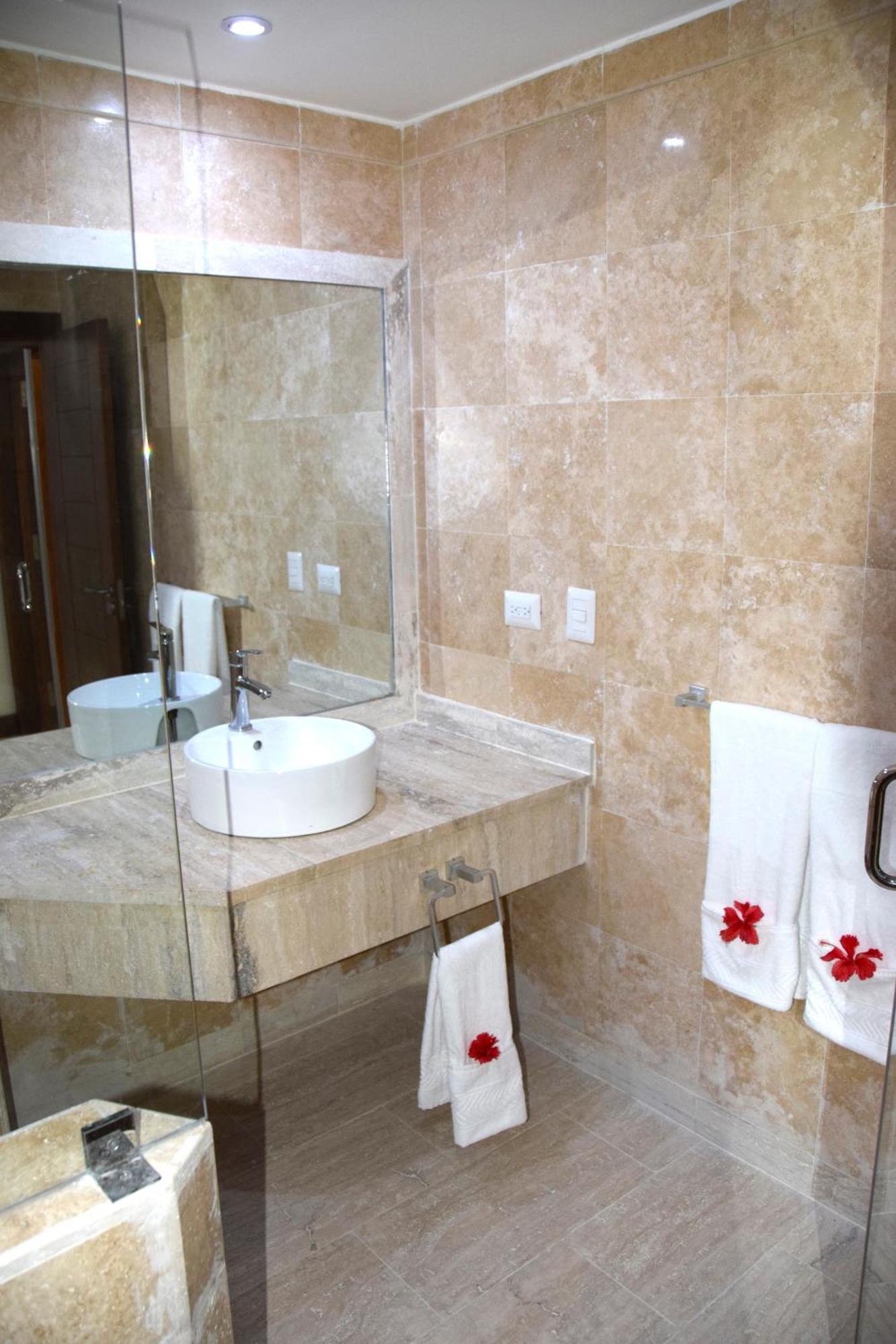 Hotel Sunset World Suites