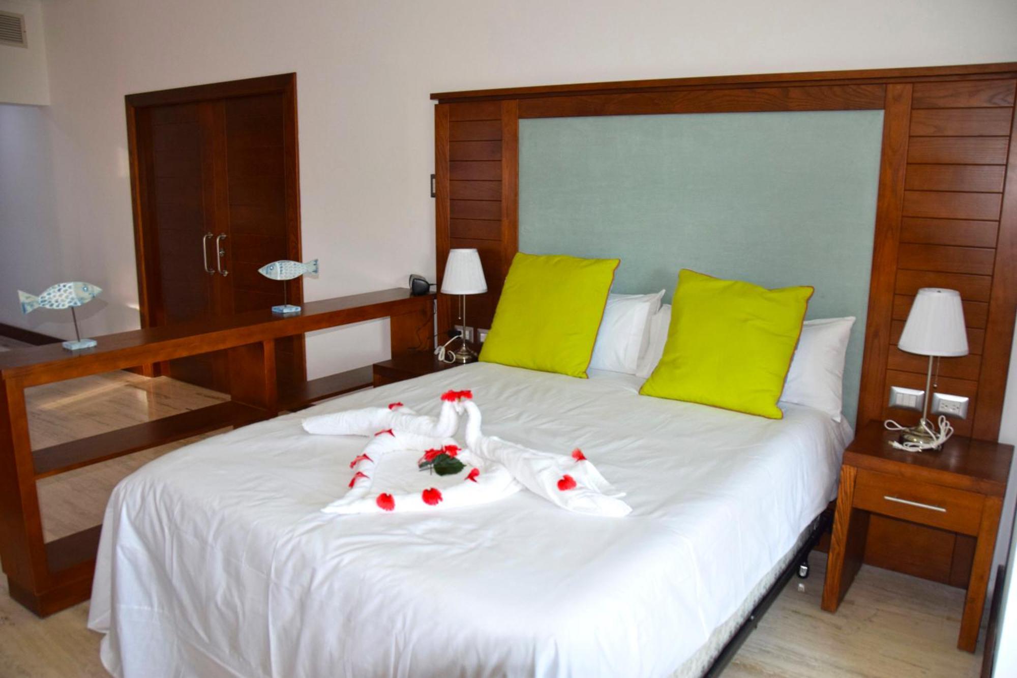 Hotel Sunset World Suites Punta Cana