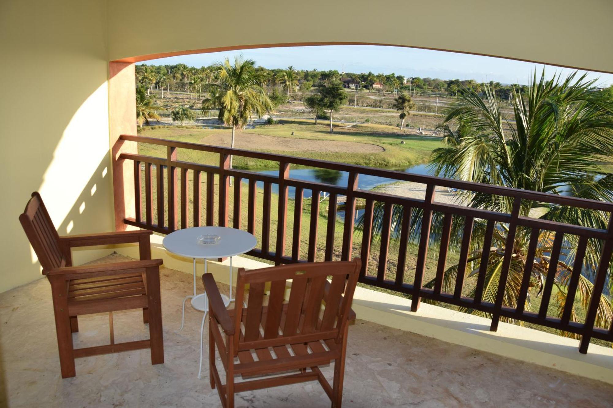 Sunset World Suites 4*
