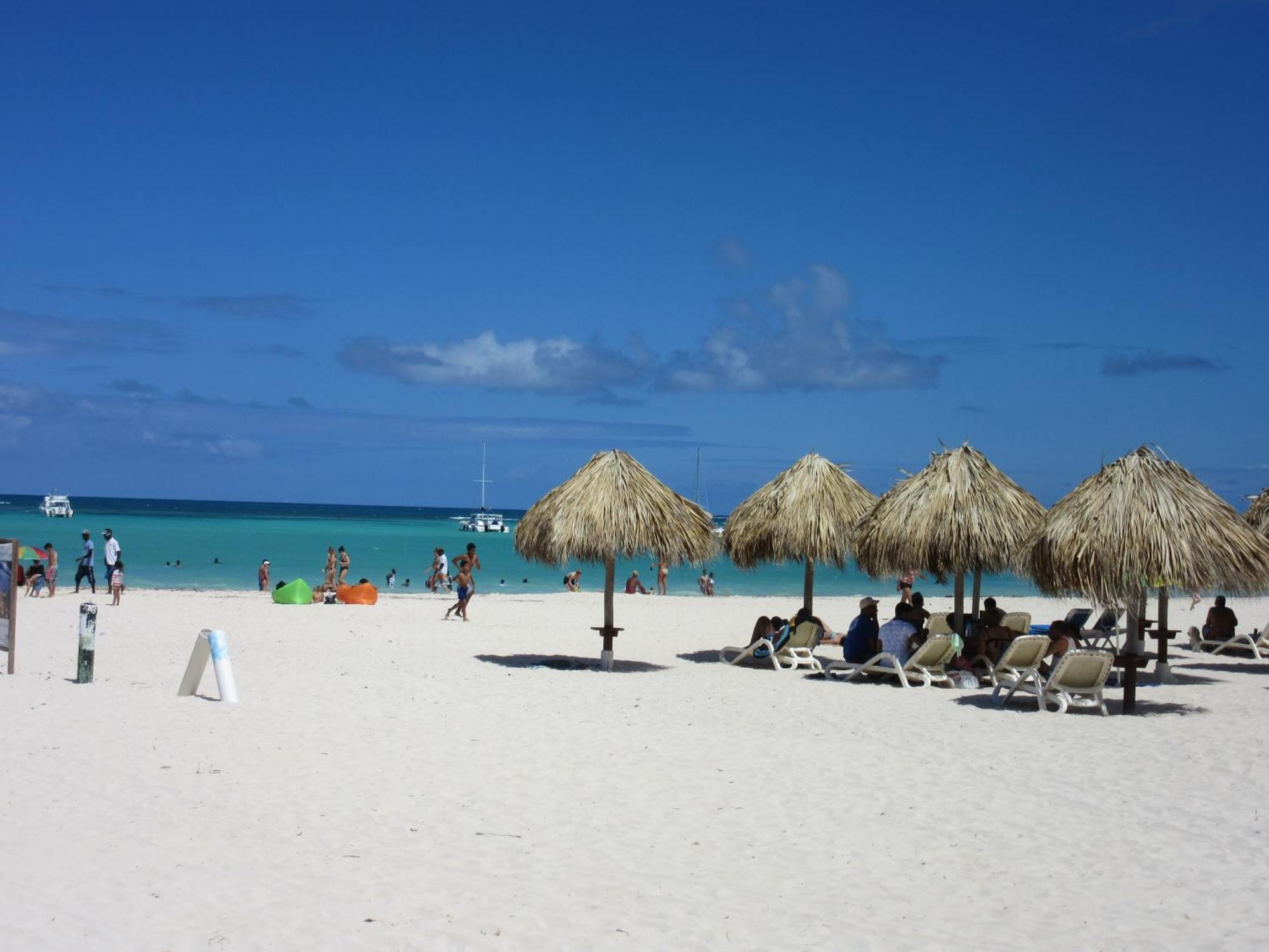 Seven Shades Of Coral Village - & Pool In A Close To The Beach Apartment