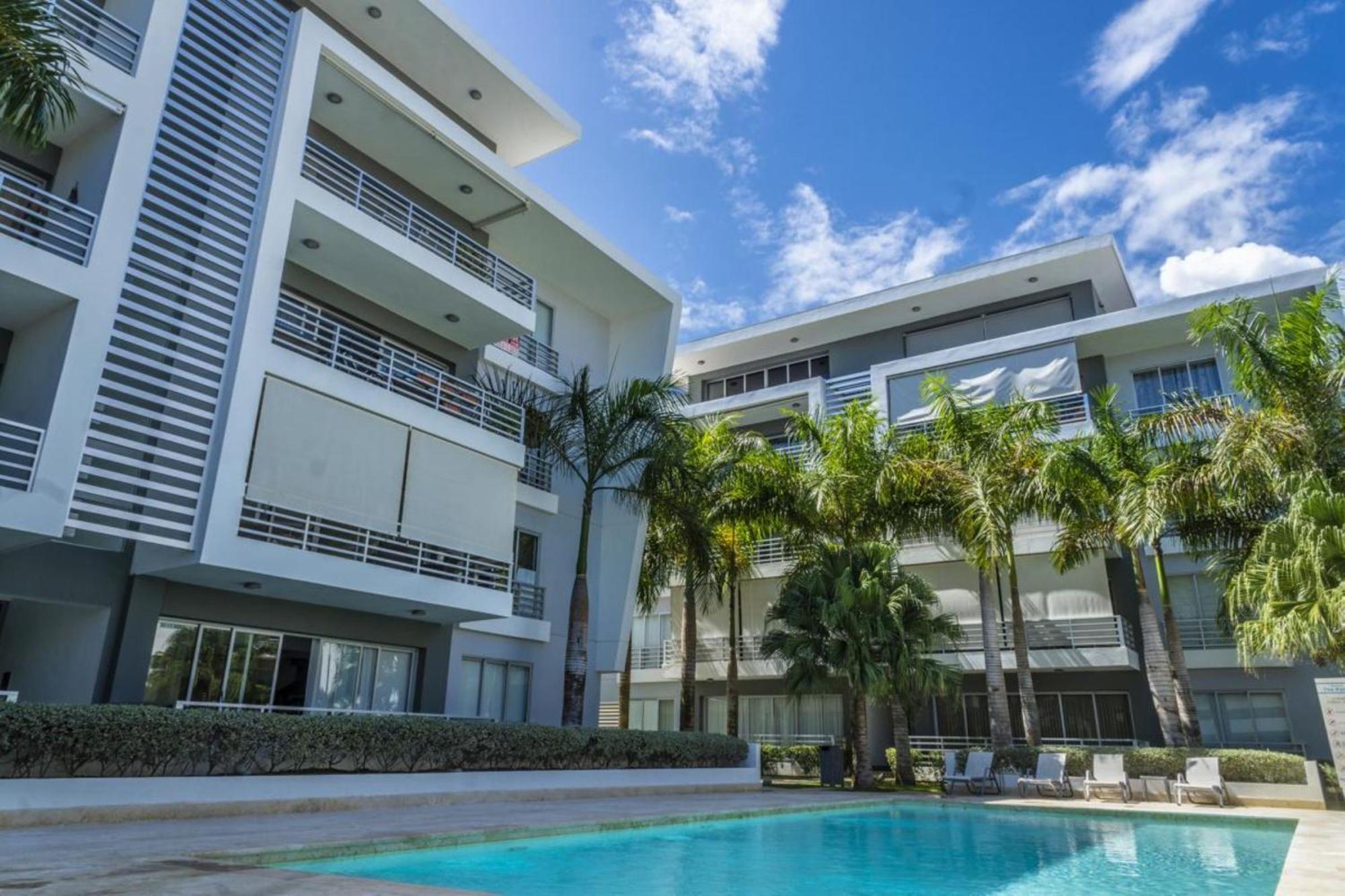 Lumina At Palms Village Apartment *