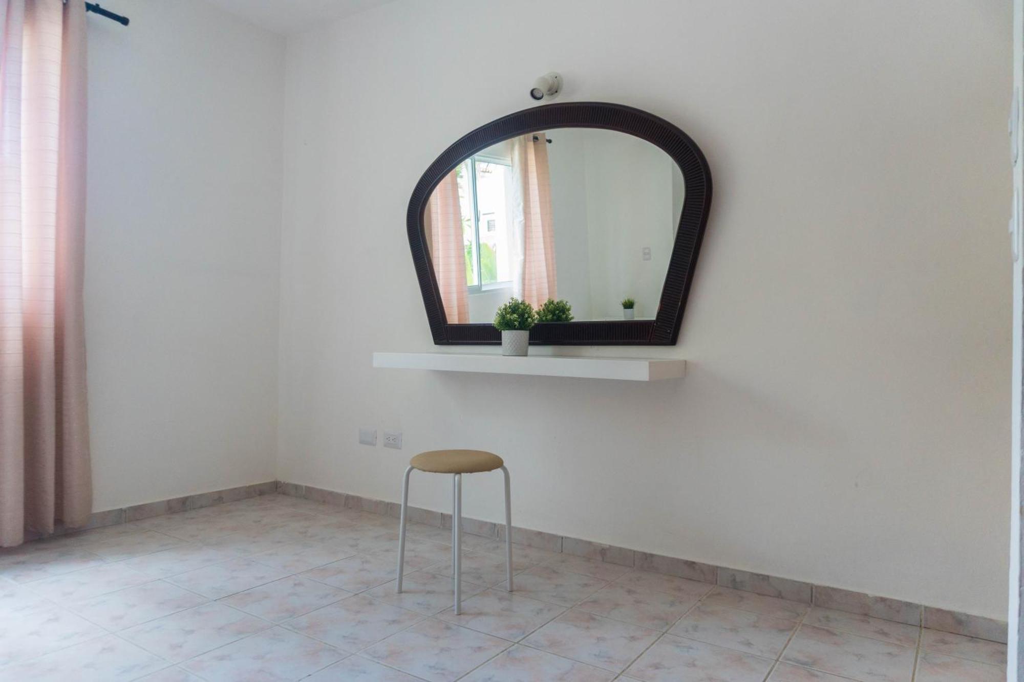 Sun Circle Pool & Apartment
