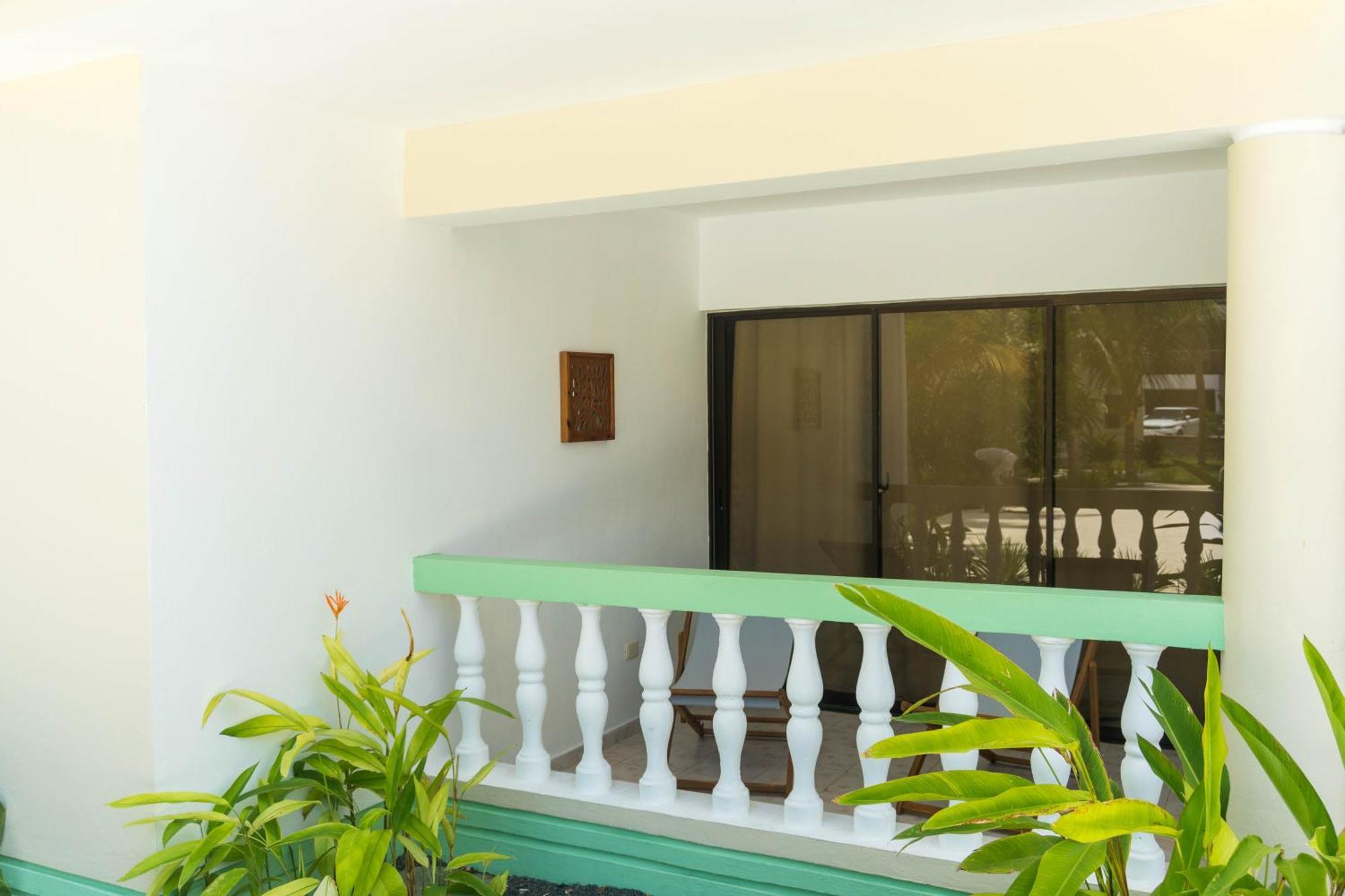 Sun Circle Pool & Apartment Punta Cana