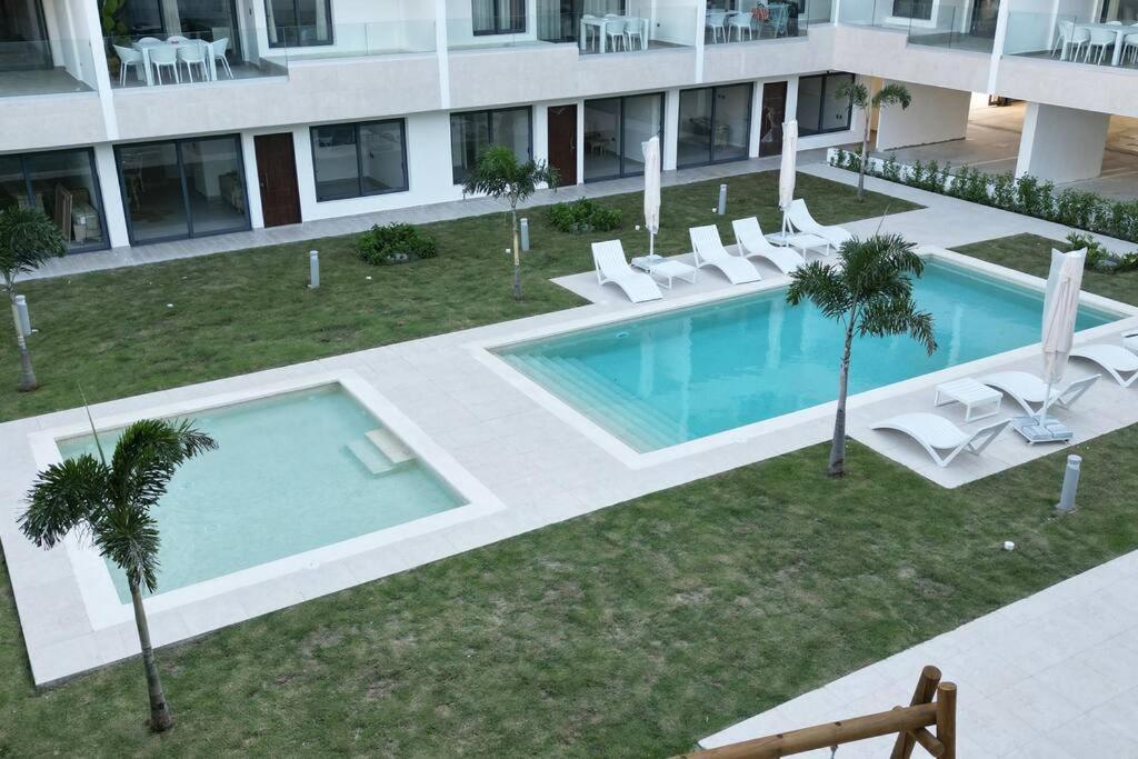 The Zee Corner Tropical Paradise At The Caribe Apartment
