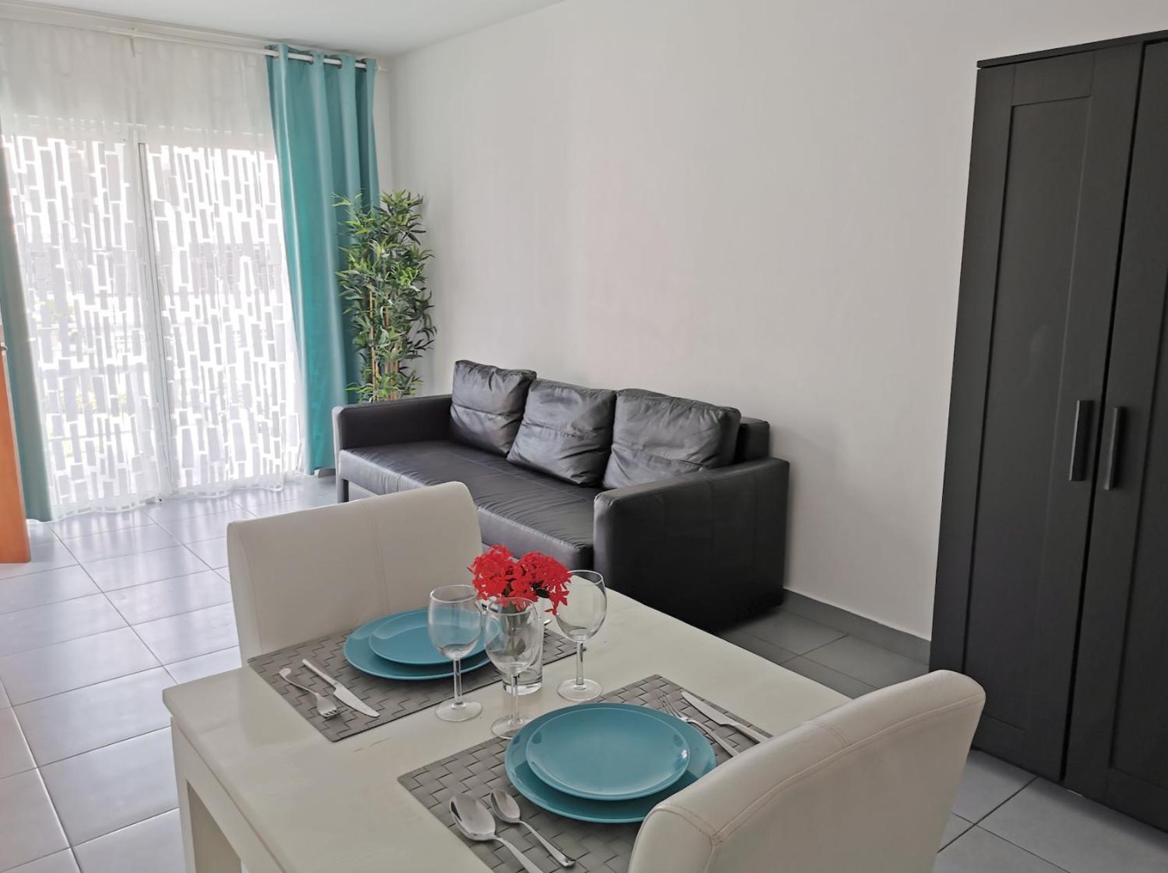 Sol Caribe Suites - Playa Corales - Club, Wifi, Swimming Pool Punta Cana