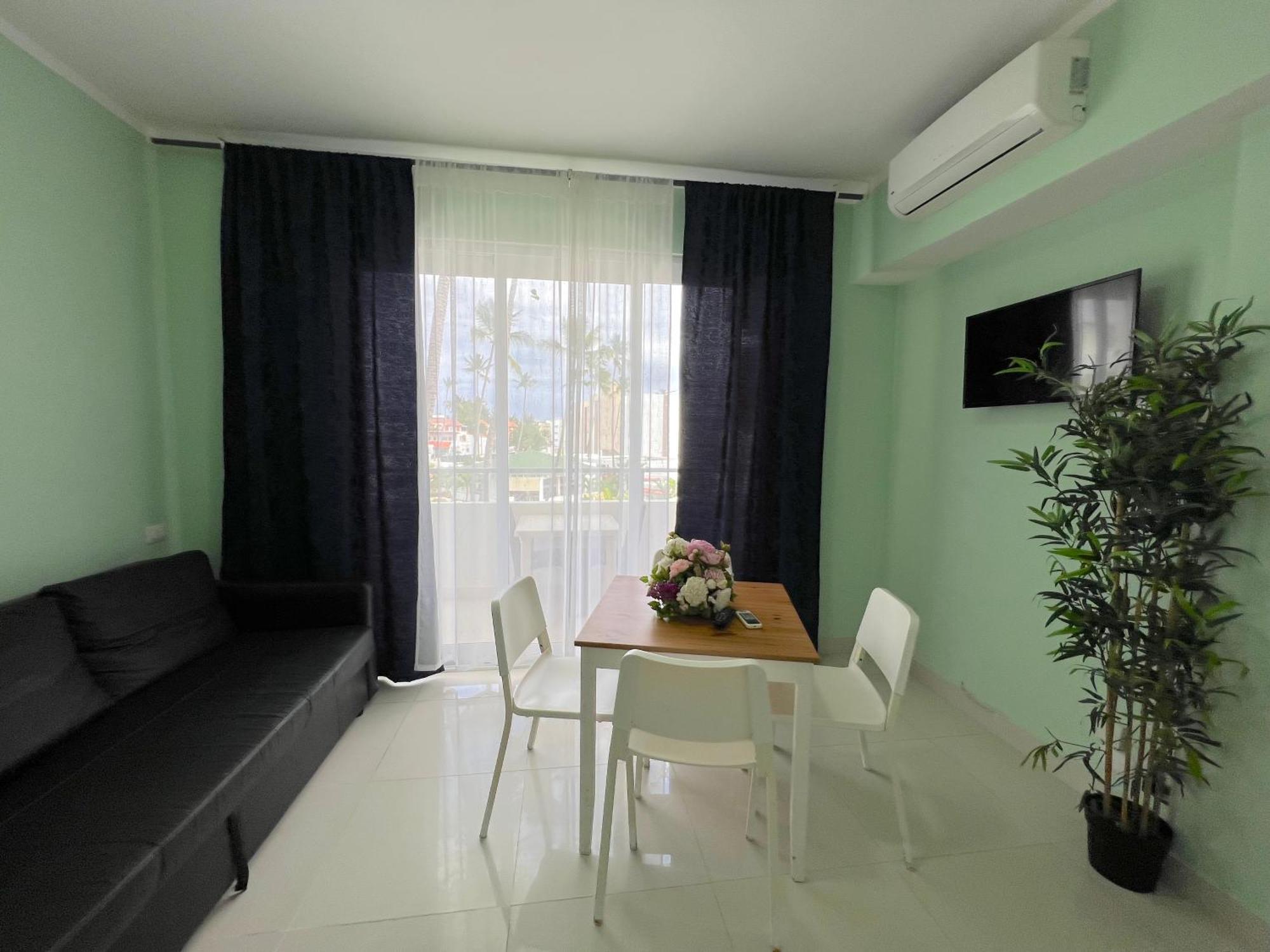 Hotel Caraibico Rooftop Pool & Beach Club Punta Cana