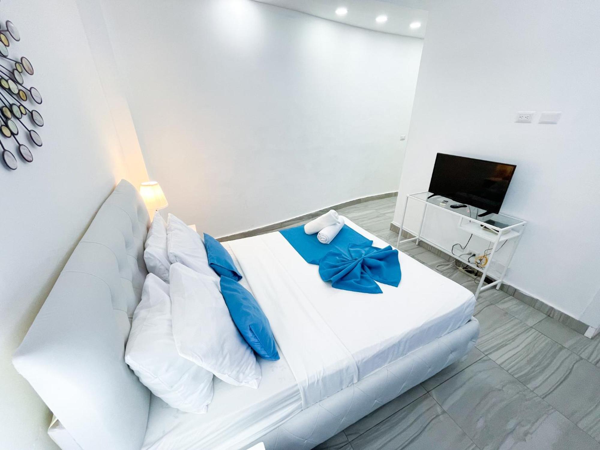 Apartamento Ducassi & Beach - Playa Bavaro - Wifi - Parking - Rooftop Pool & Spa  *