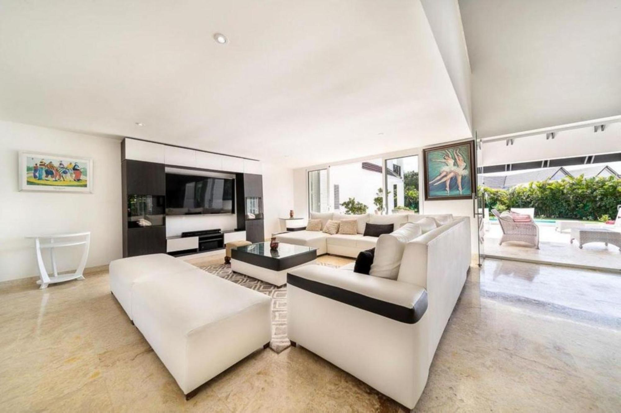 Stunning And Luxurious In The Beautiful Apartment *