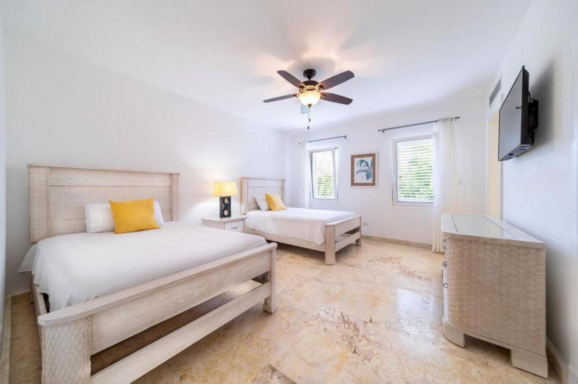 Stunning And Luxurious In The Beautiful Apartment