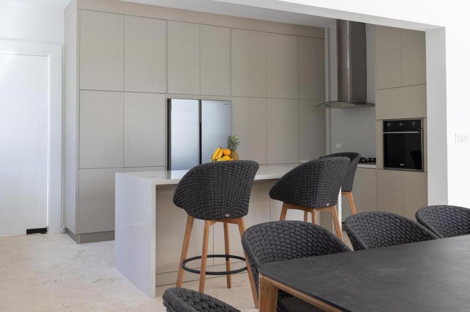Located In One Of The Exclusive Areas Apartment *