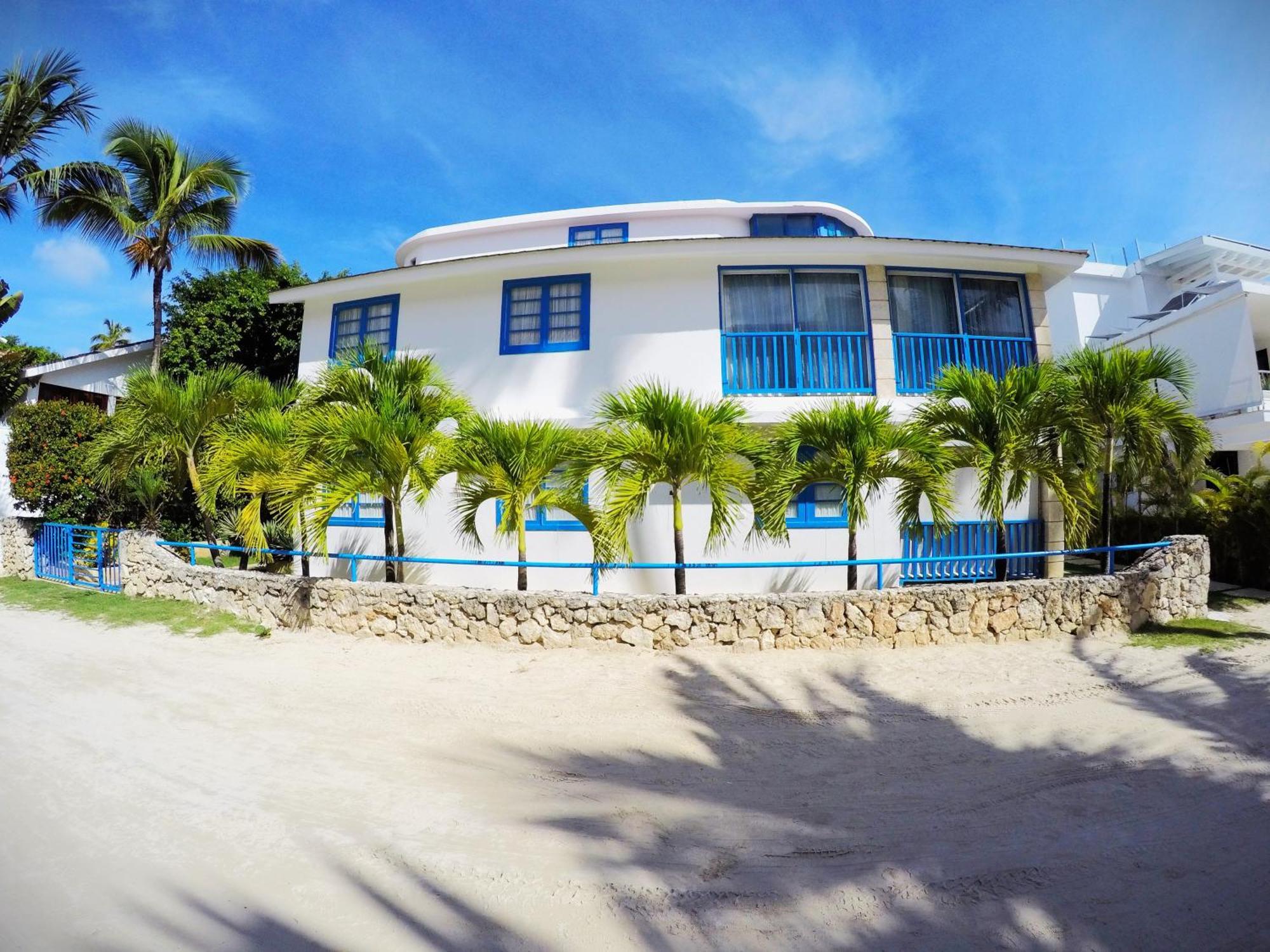 Villa Atlantic & *