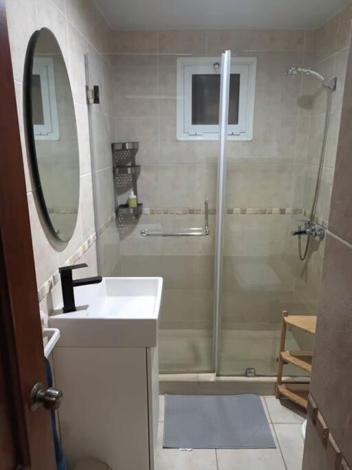 Apartment Close To The With Pool *
