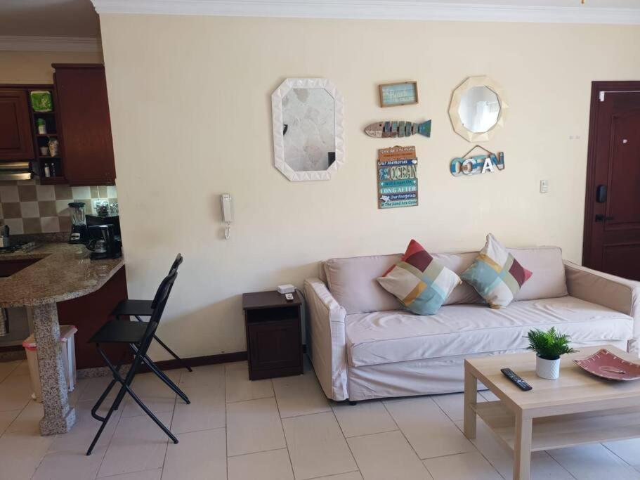 Close To The With Pool Apartment *