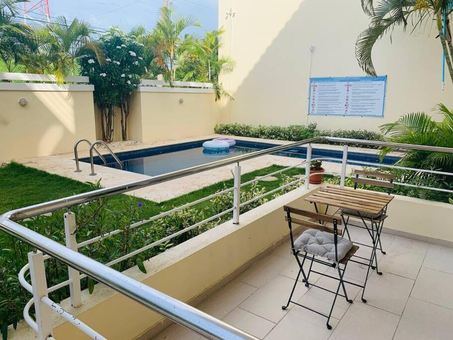 Close To The With Pool Apartment