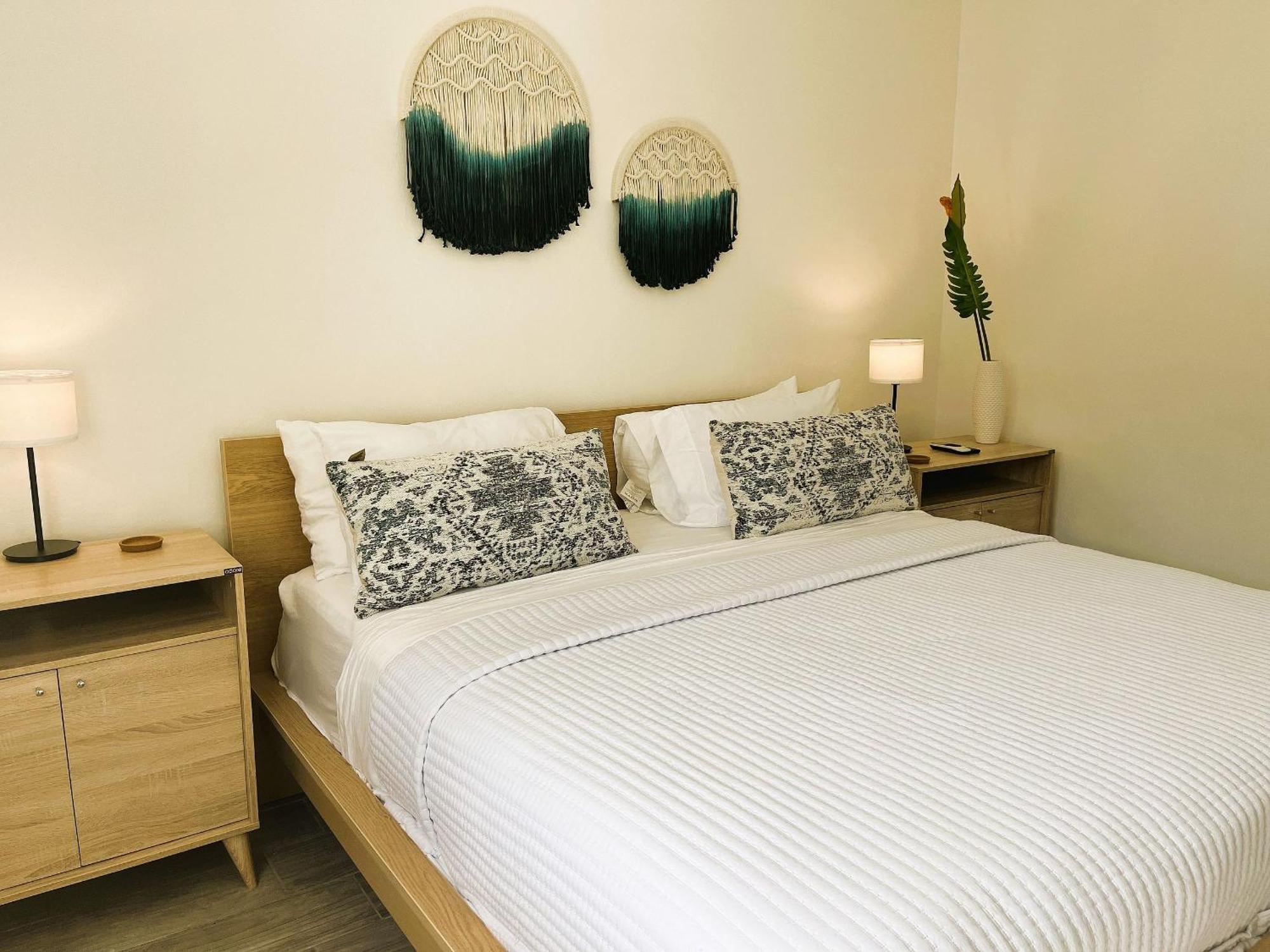 Beauty 2 Bed Pool Views Arena Village.