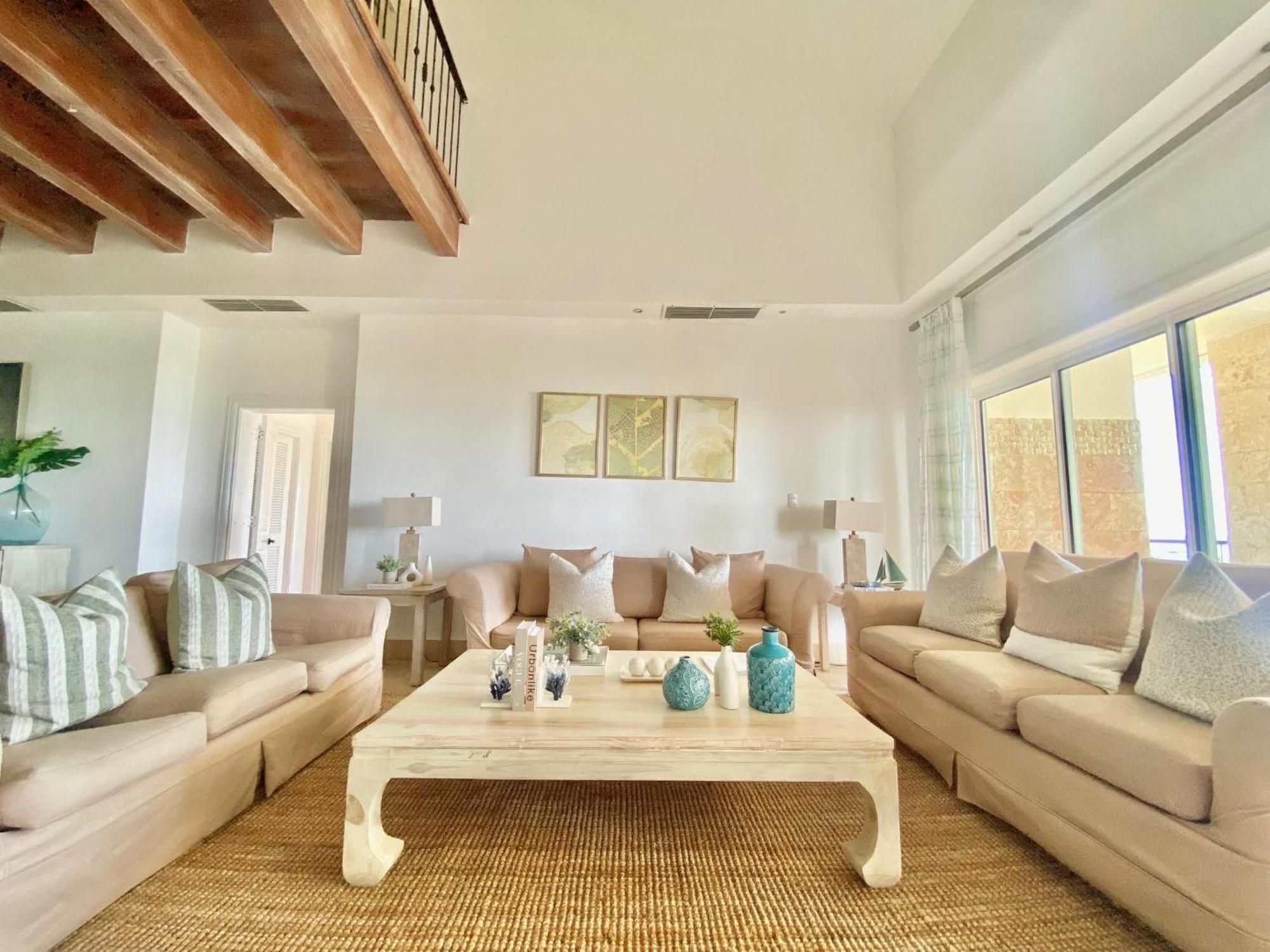 Beautiful Beachfront Penthouse At Cap Cana Apartamento