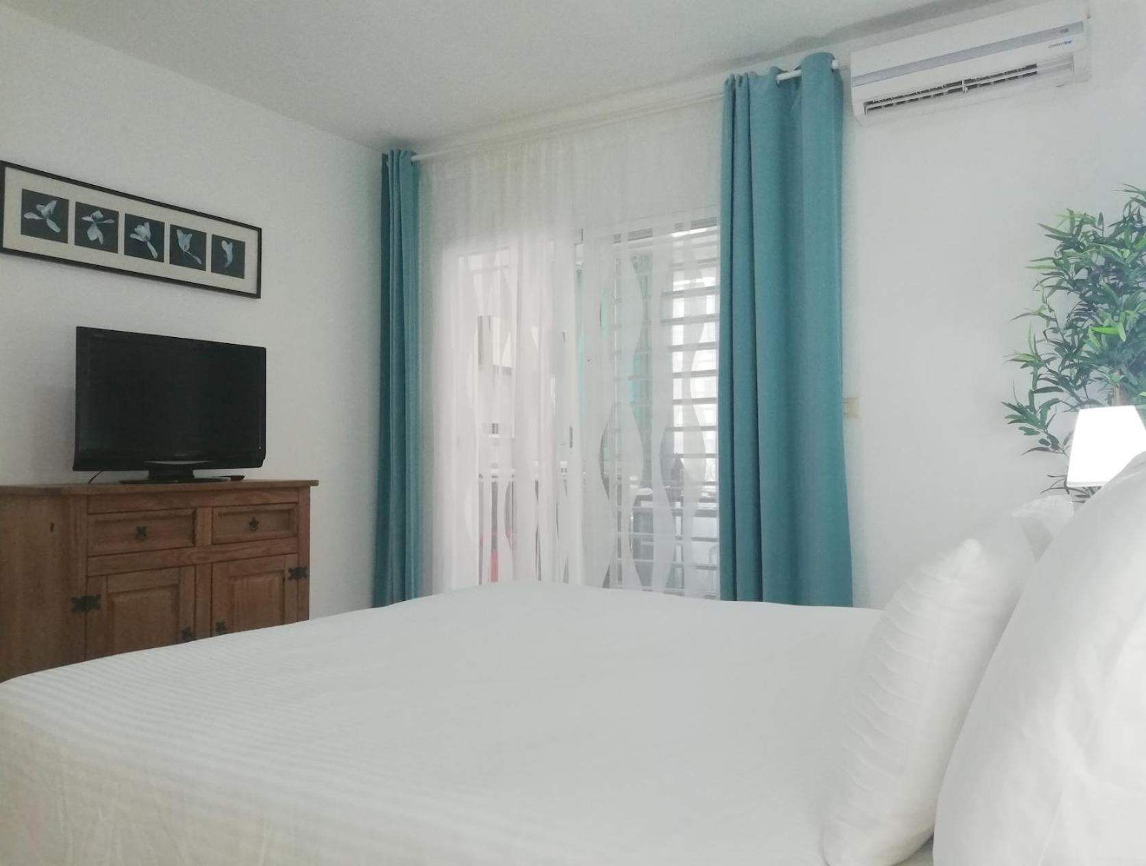 Sol Caribe - Playa Los Corales - Beach Club, Wifi, Swimming Pool 5*
