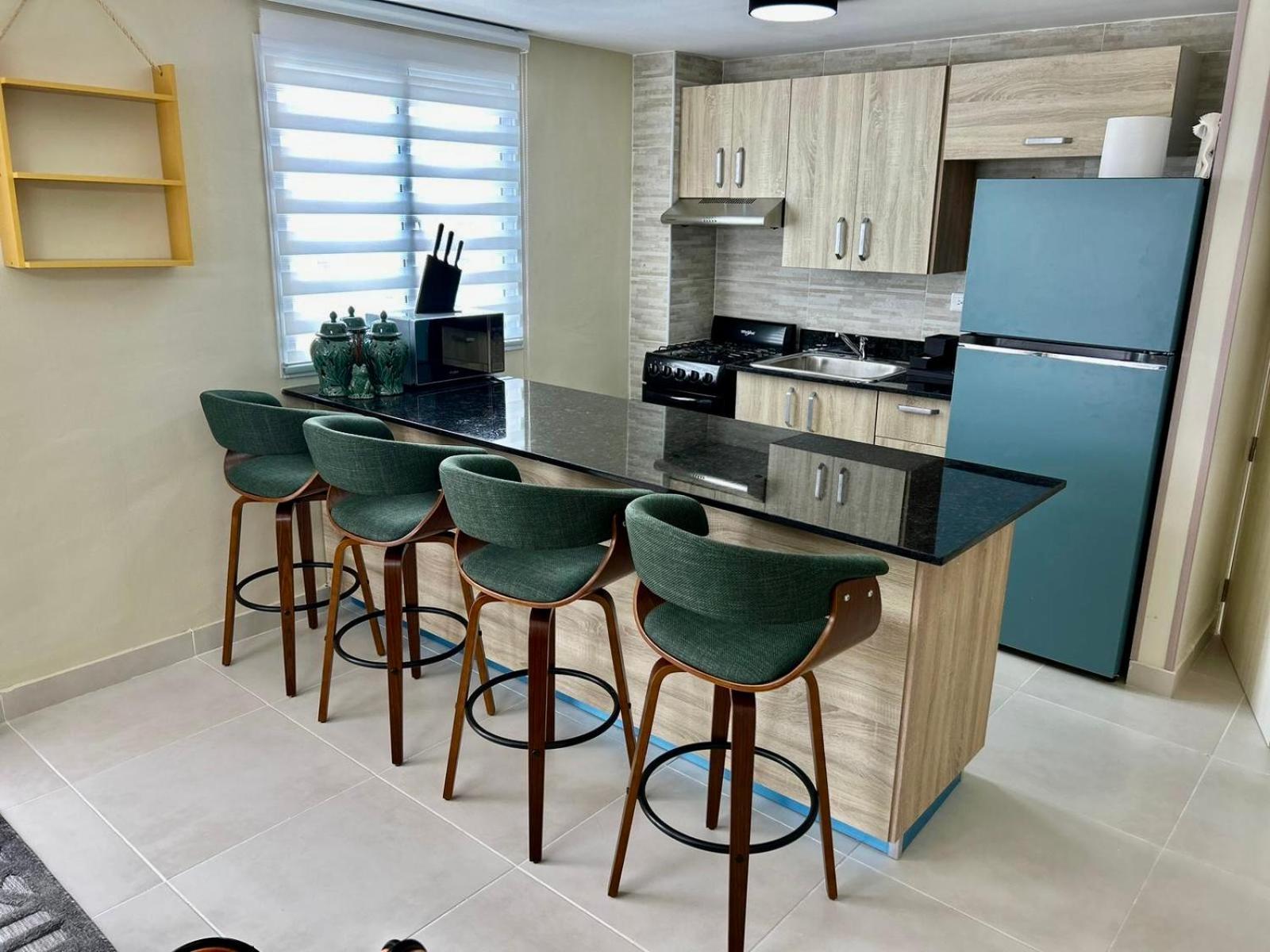 Apartment Two Beds Close To The Airport In Rd