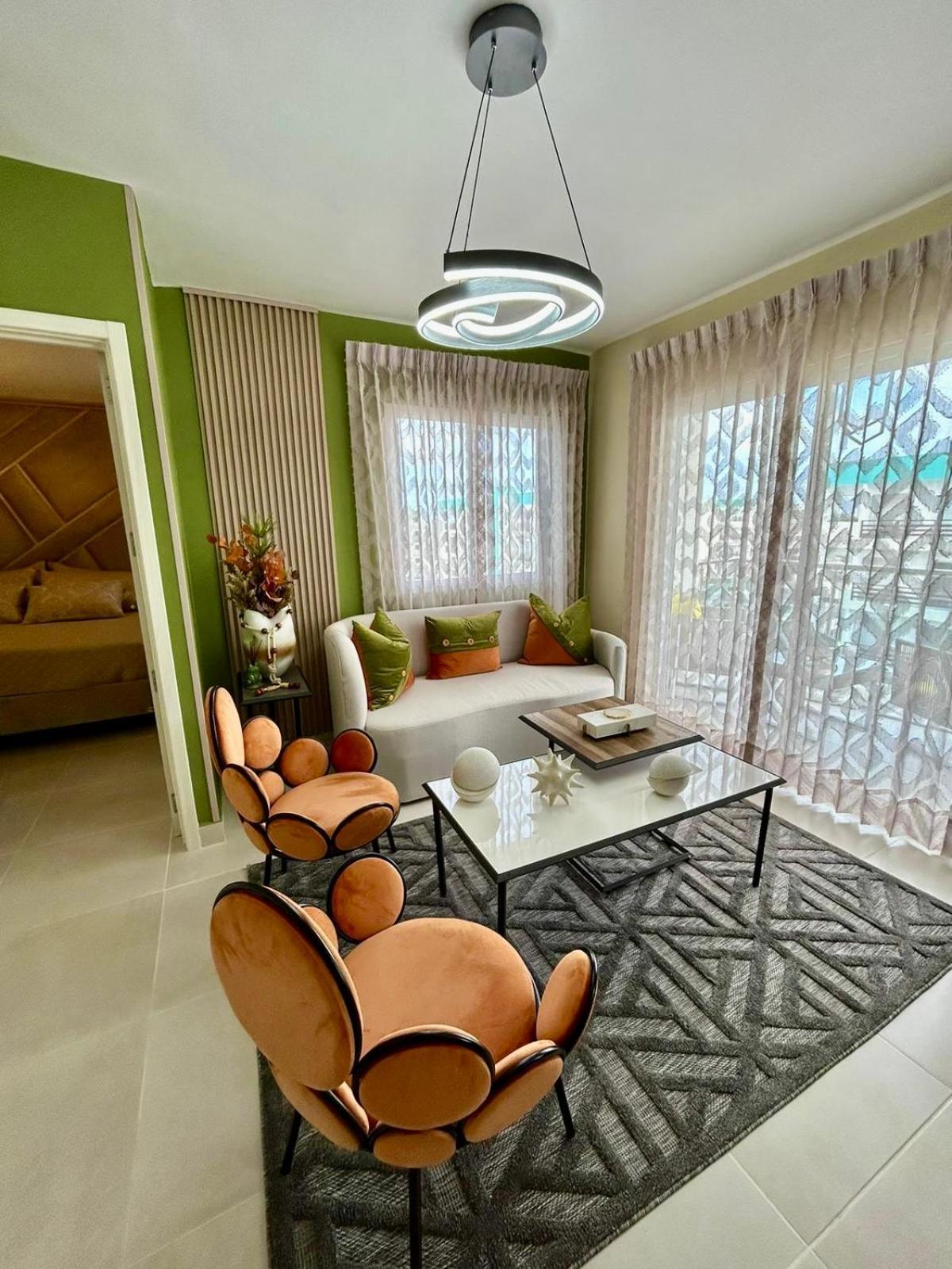 Two Beds Close To The Airport In Rd *