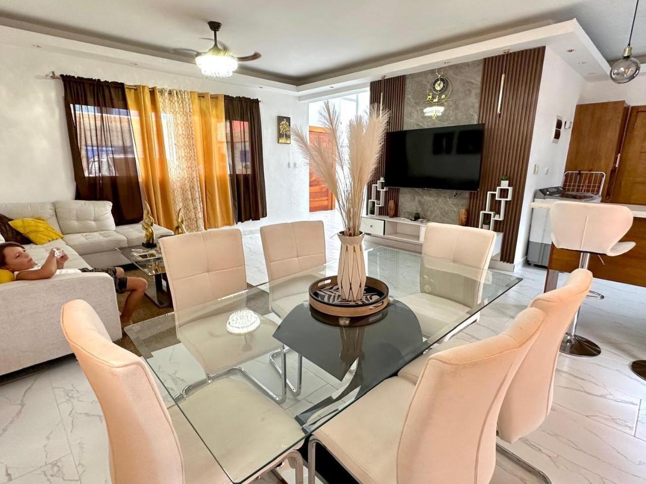 Yakimel Airbnb Villa